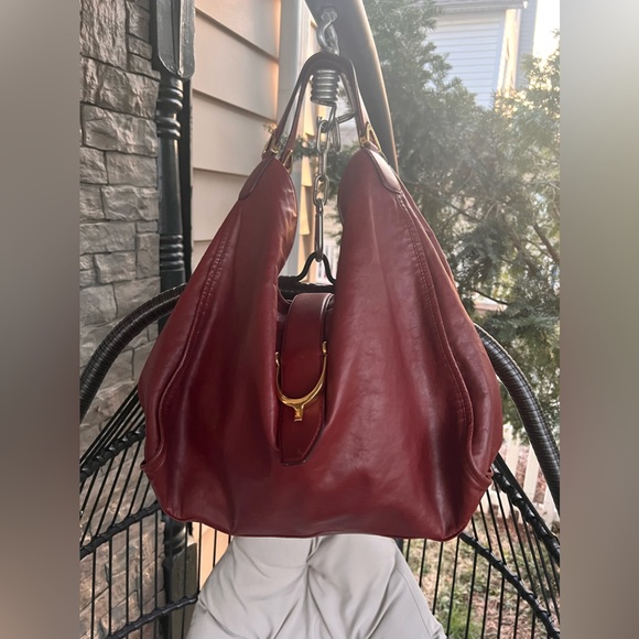 ❤️🔥GUCCI❤️🔥 HOBOS DARK BURGUNDY COLOR SHOULDER OR HAND BAG. - Picture 10 of 16